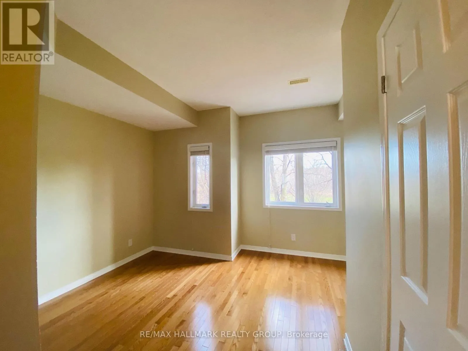 338 LONDON TERRACE