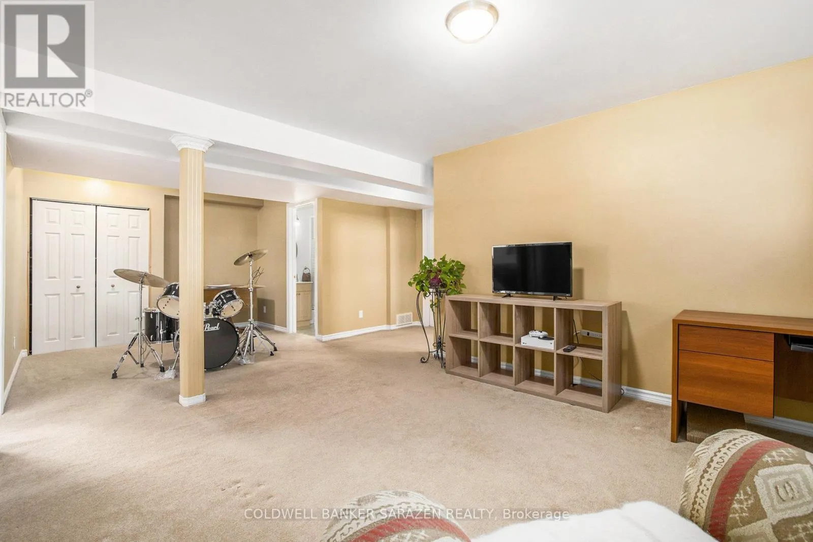129 RILEY CRESCENT