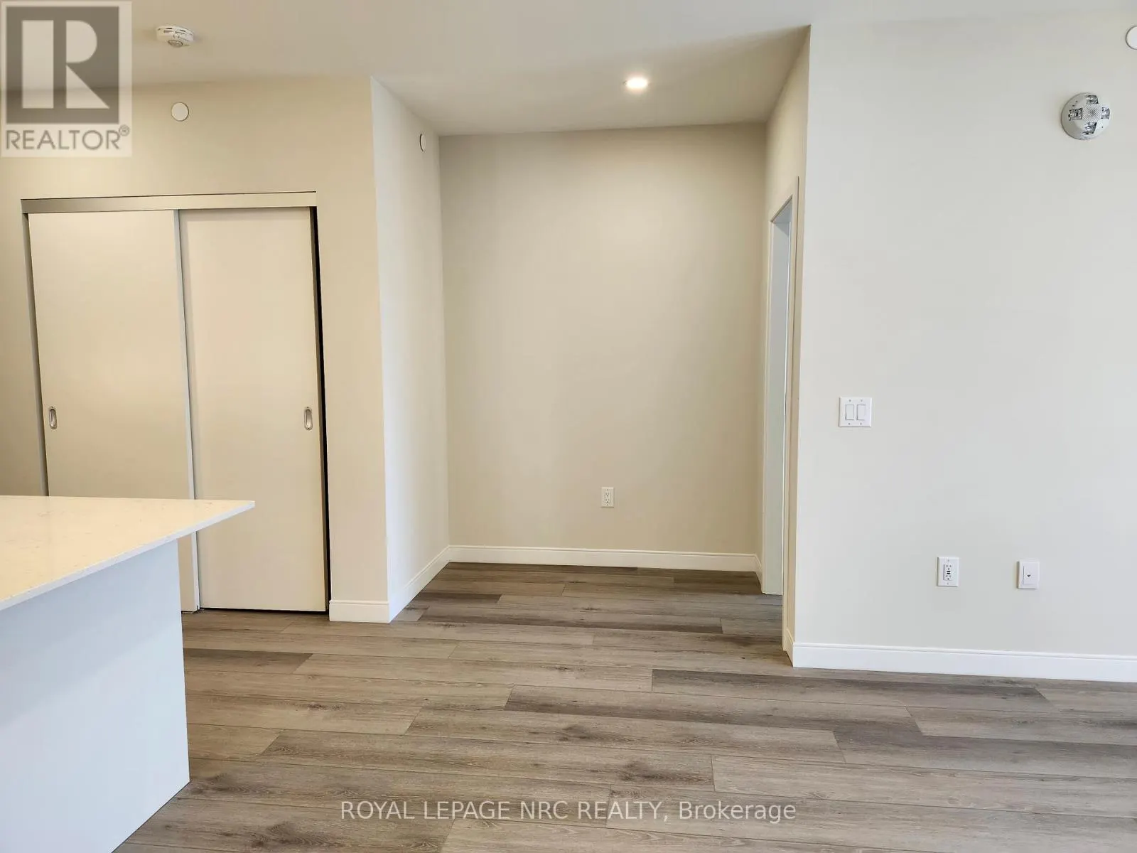 402 - 118 WEST STREET, #402
