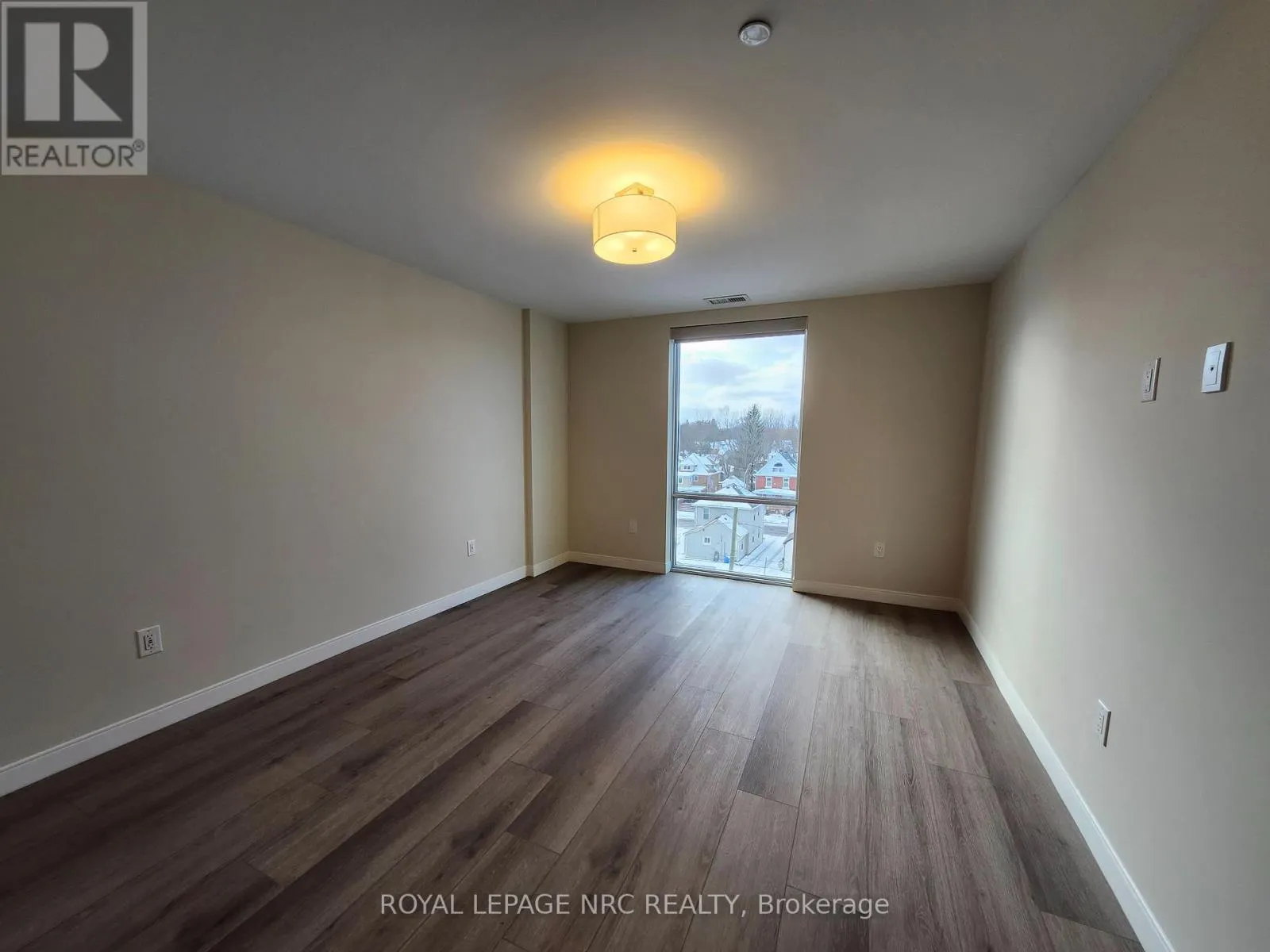 402 - 118 WEST STREET, #402