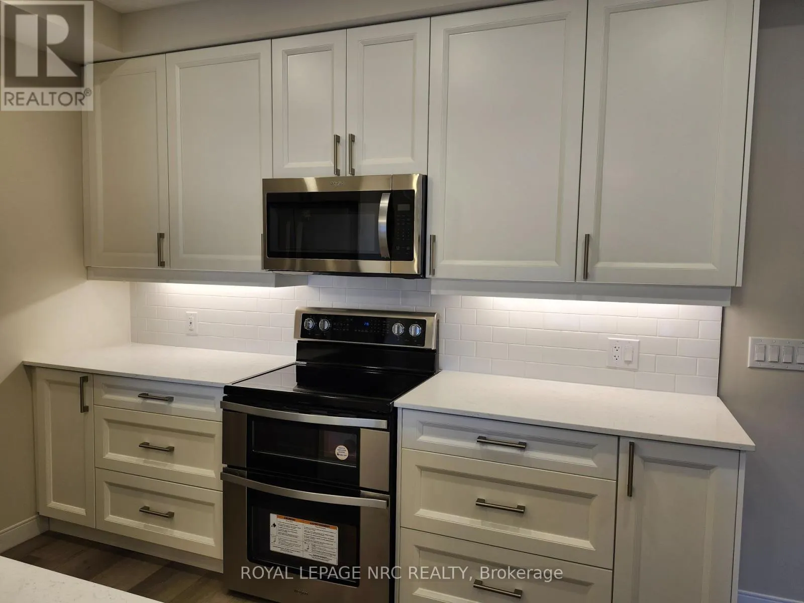 402 - 118 WEST STREET, #402