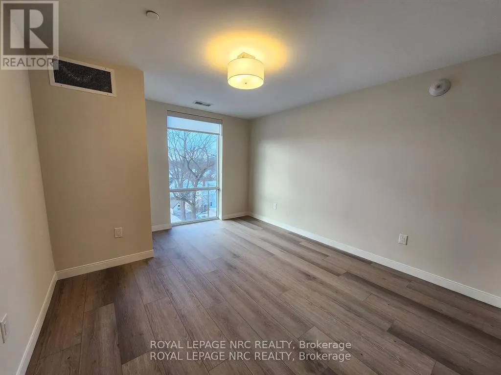 402 - 118 WEST STREET, #402