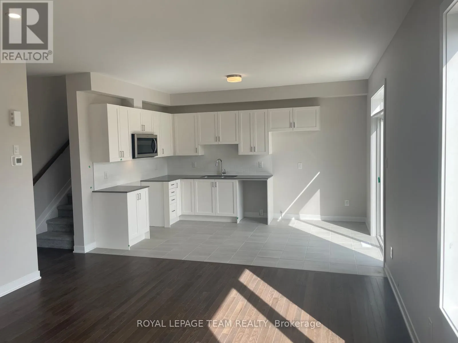 724 EMINENCE STREET