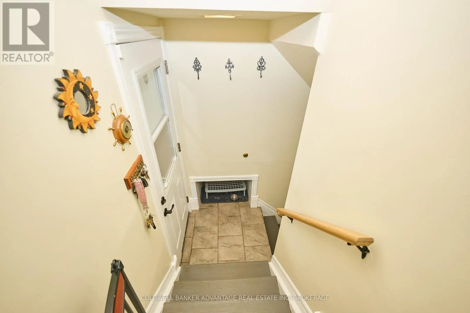 73 LINDEL CRESCENT