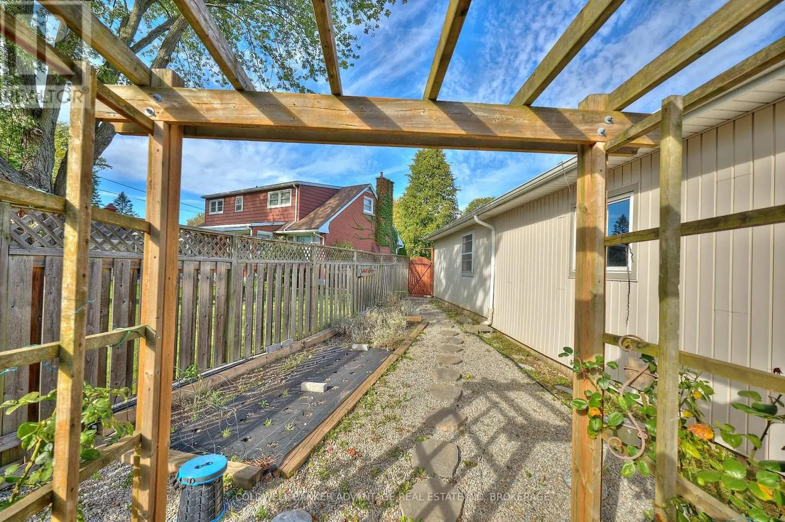 73 LINDEL CRESCENT
