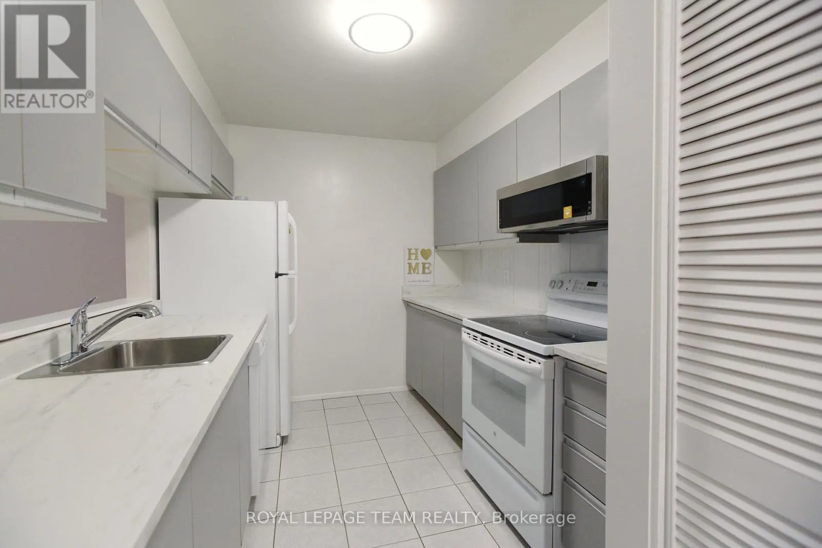 118 - 260 BRITTANY DRIVE