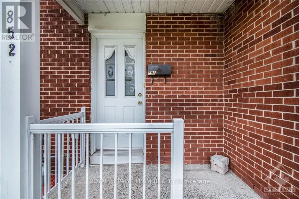 852 CUMMINGS AVENUE