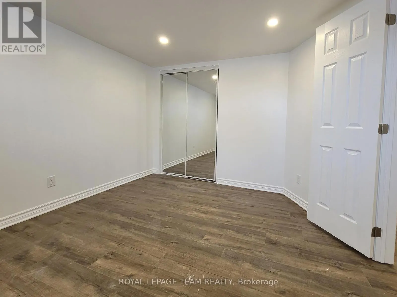 852 CUMMINGS AVENUE