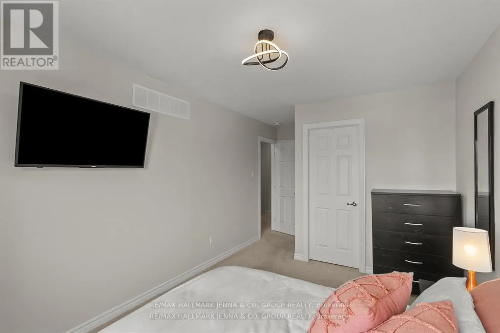 2302 WATERCOLOURS WAY