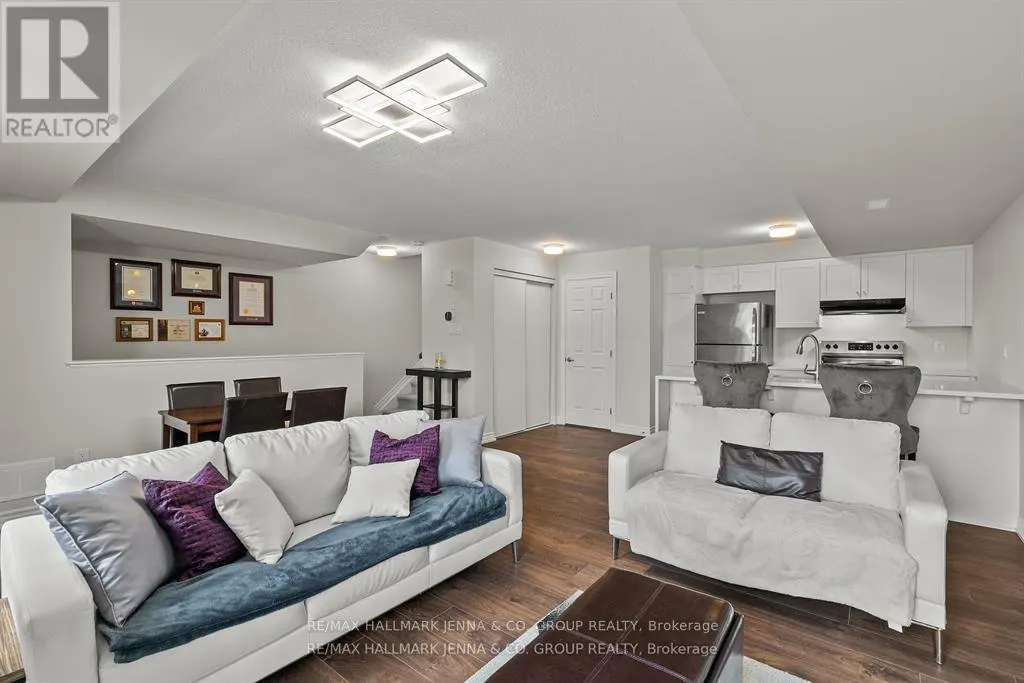 2302 WATERCOLOURS WAY