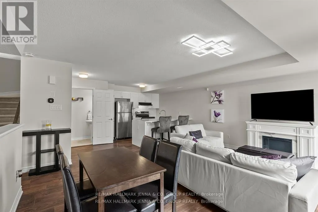 2302 WATERCOLOURS WAY
