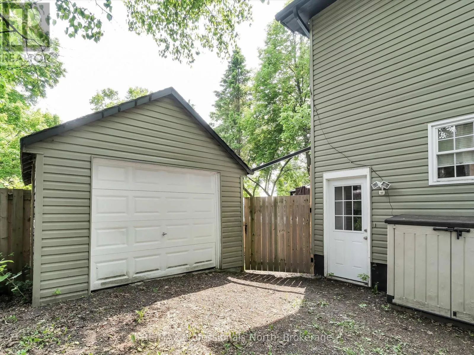 74 TAYLOR ROAD