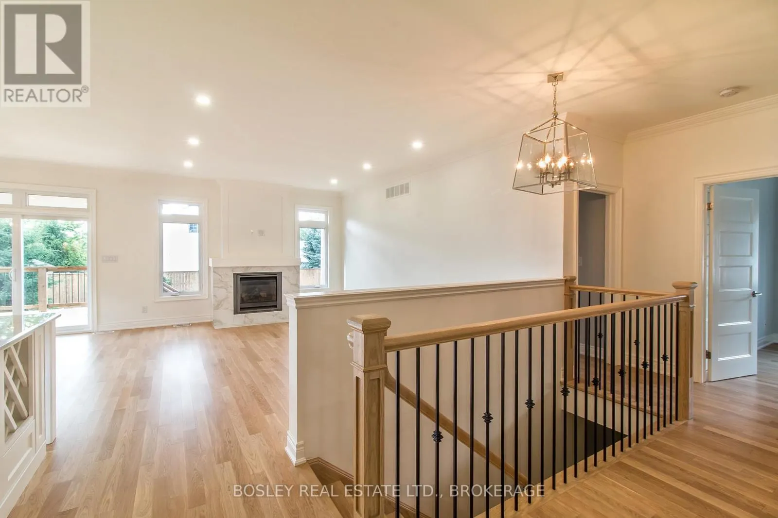 6168 CURLIN CRESCENT