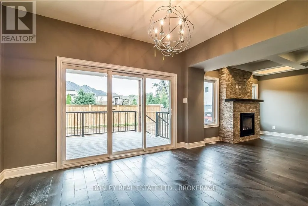6168 CURLIN CRESCENT