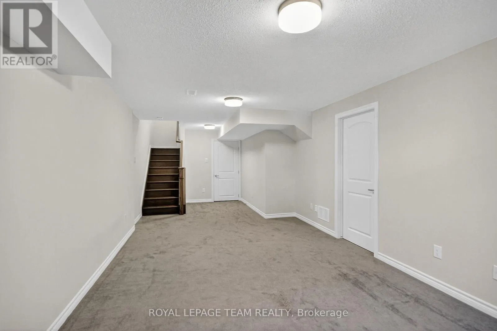 548 FLAGSTAFF DRIVE