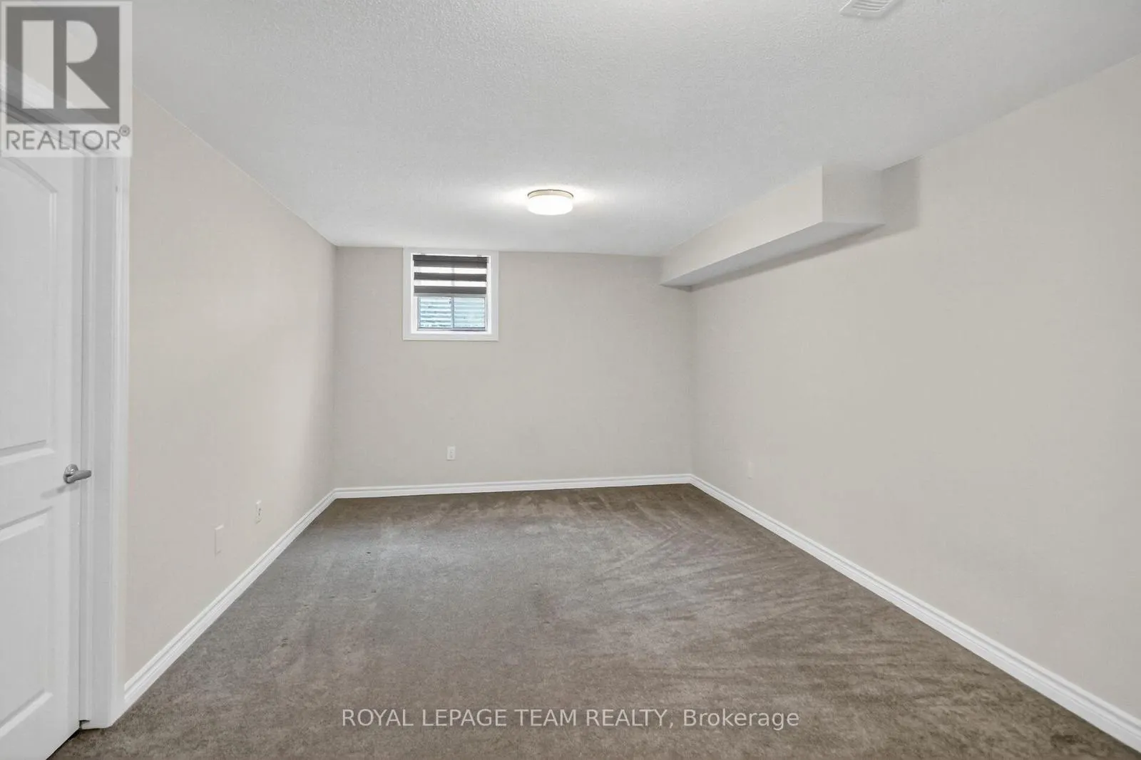 548 FLAGSTAFF DRIVE