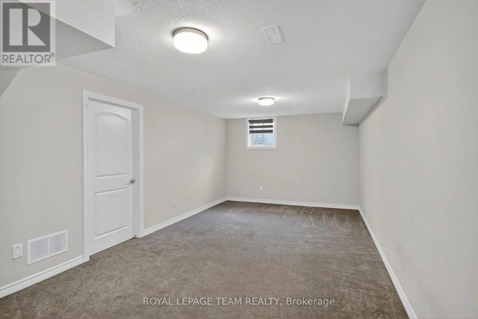 548 FLAGSTAFF DRIVE