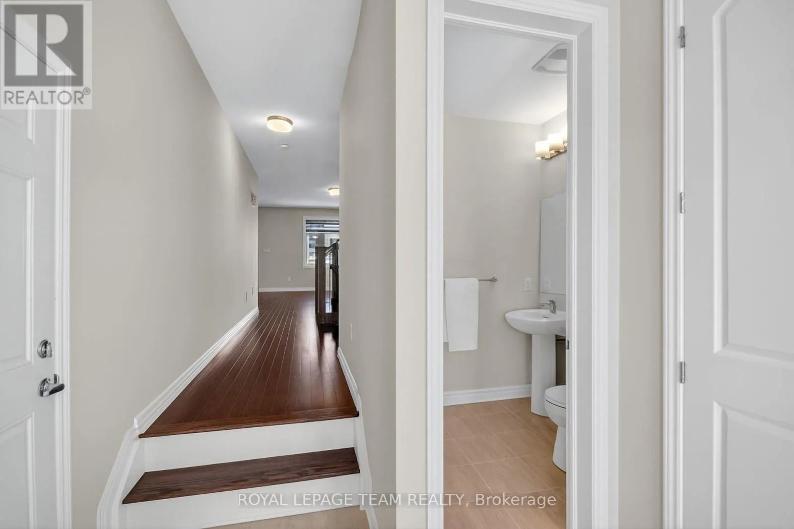 548 FLAGSTAFF DRIVE