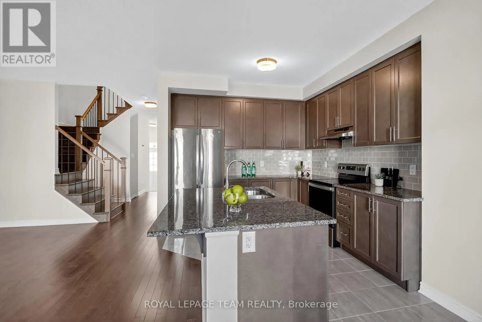 548 FLAGSTAFF DRIVE