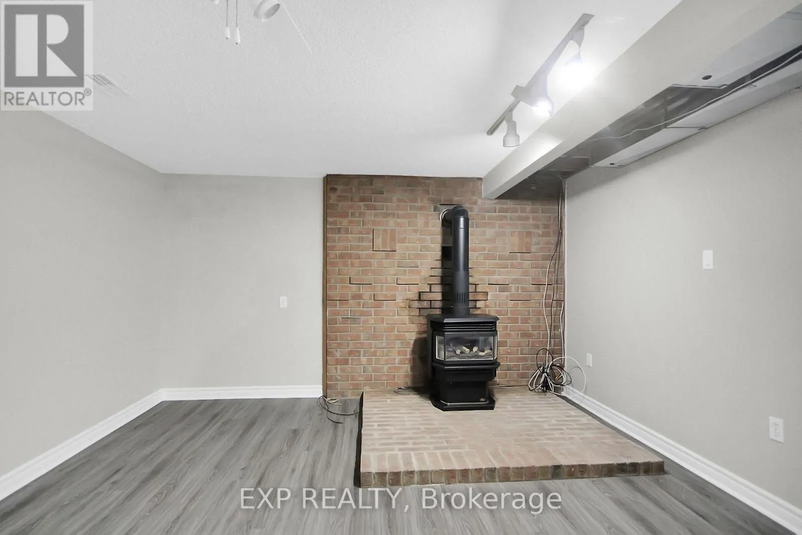 1083 EADIE ROAD