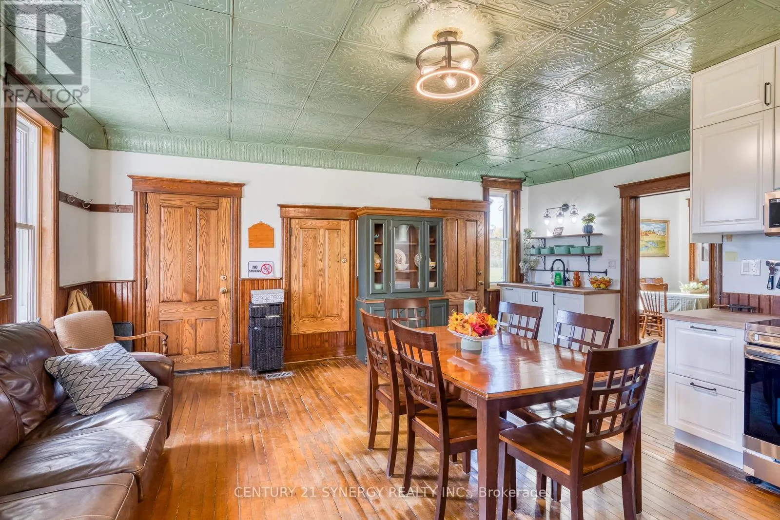 713 RUTHERFORD SIDE ROAD