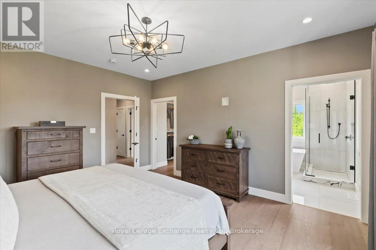 150 LOUISE CREEK CRESCENT