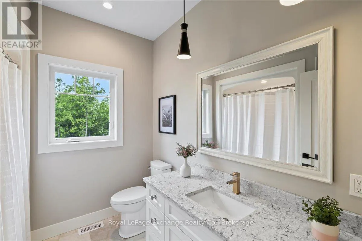 150 LOUISE CREEK CRESCENT