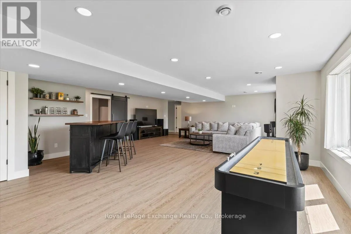 150 LOUISE CREEK CRESCENT