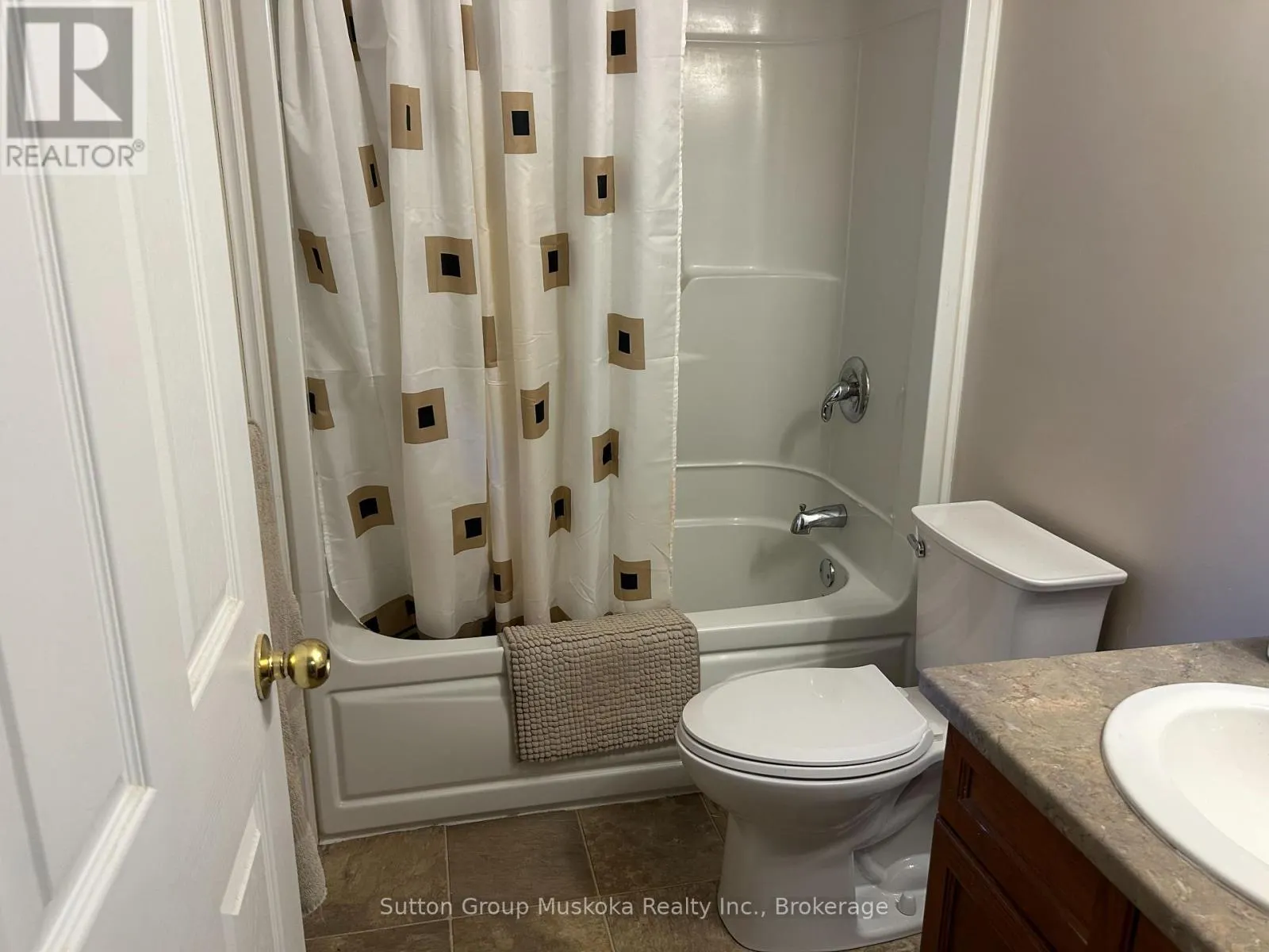 2448 RAVENSCLIFFE ROAD