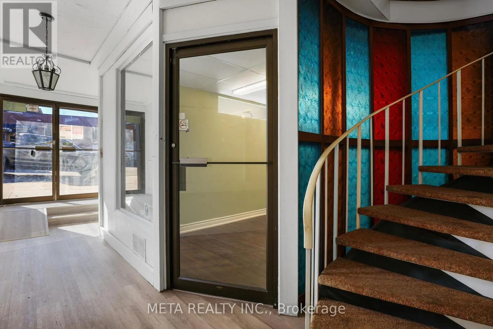 3 HASTINGS STREET N