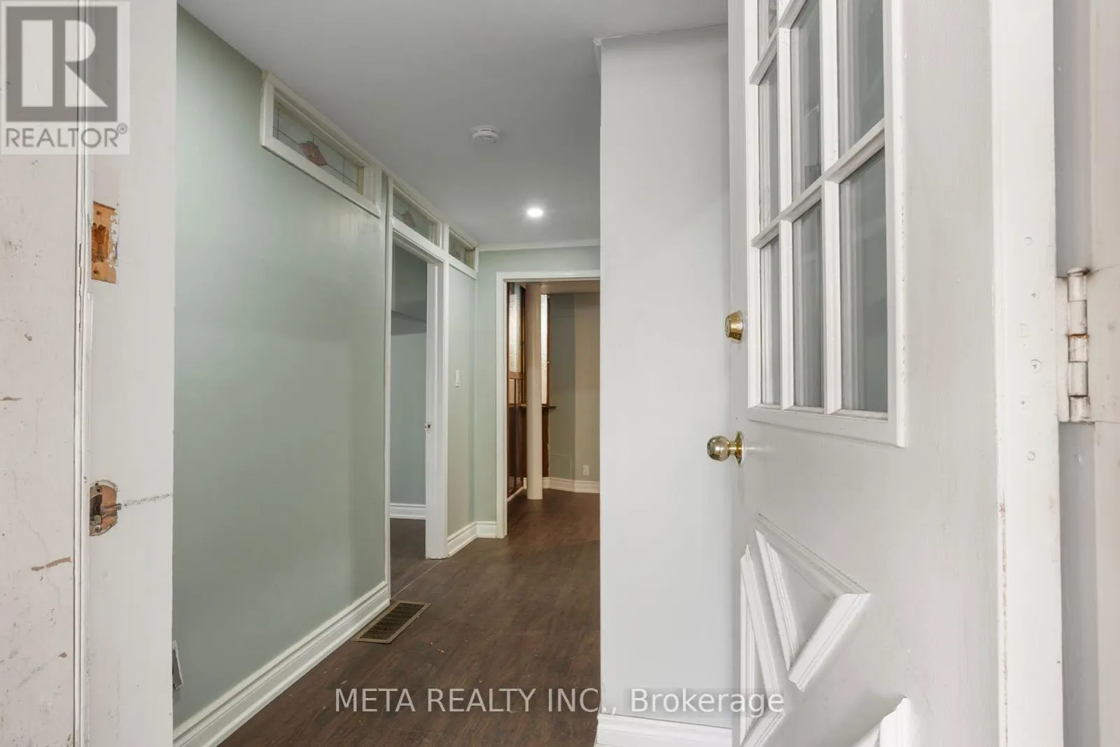 3 HASTINGS STREET N