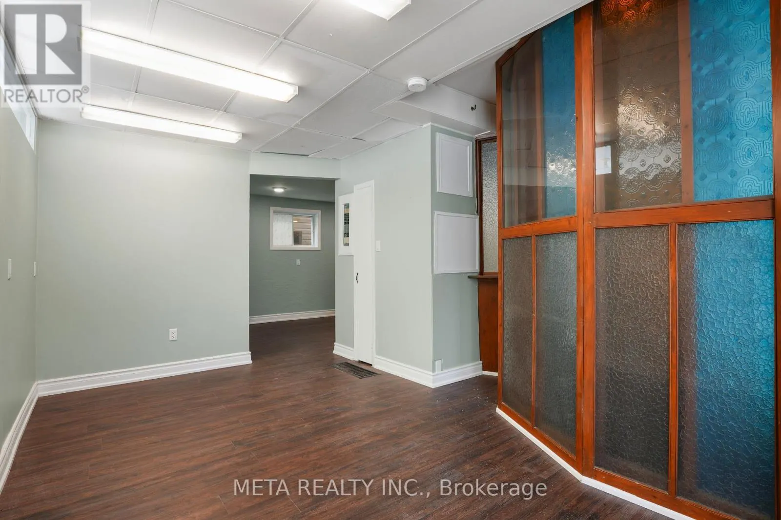 3 HASTINGS STREET N