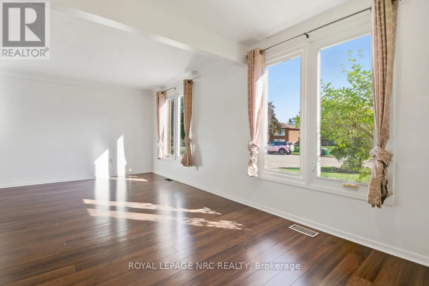 69 ELMVALE CRESCENT