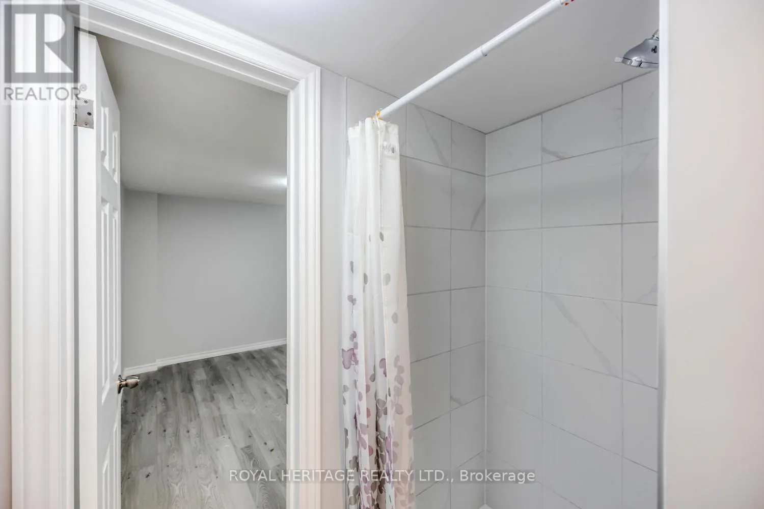 4 - 264 DIVISION STREET, #4