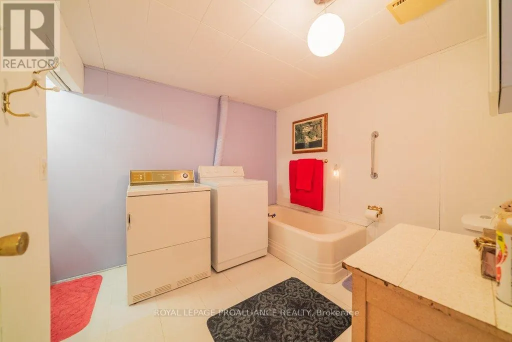 103 NORTH MAZINAW ROAD