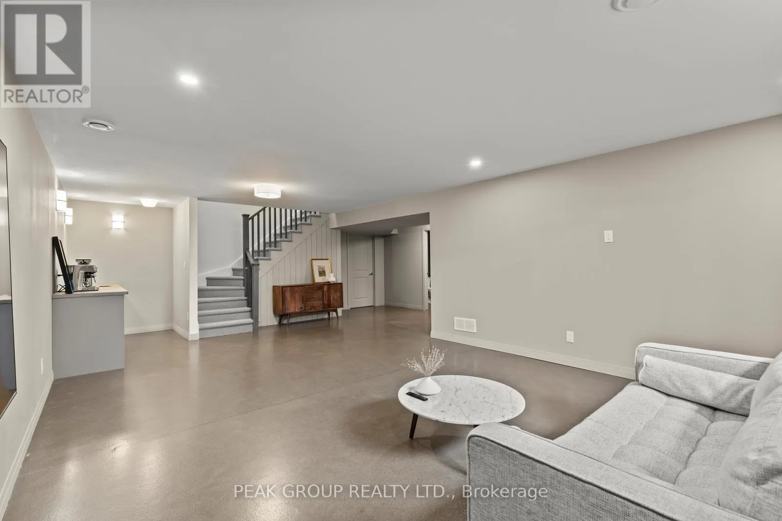 8 - 8974 WILLOUGHBY DRIVE, #8