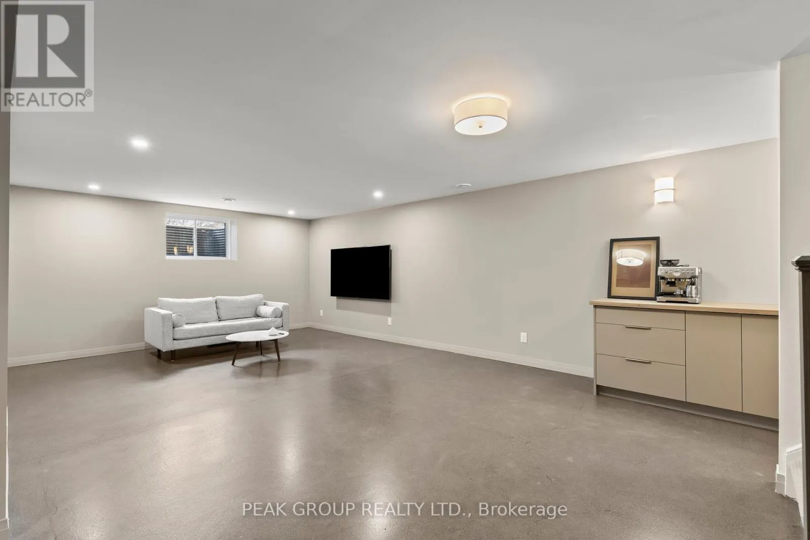 8 - 8974 WILLOUGHBY DRIVE, #8