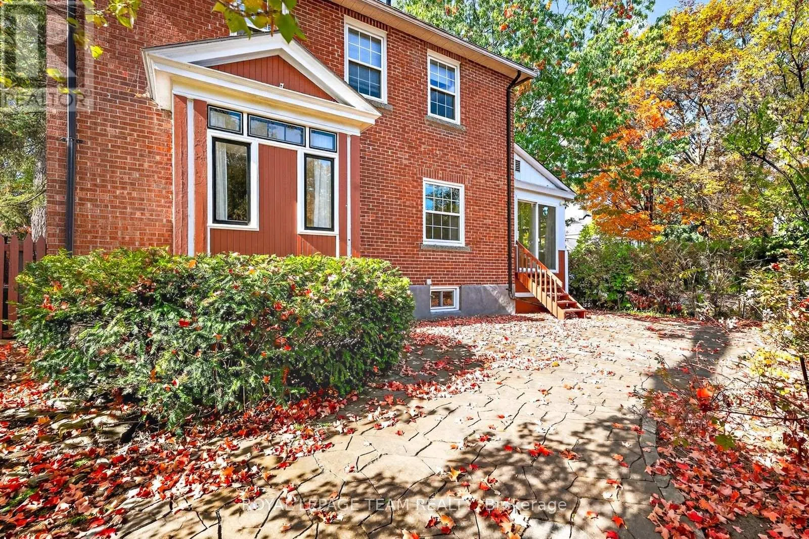 100 MAPLE LANE
