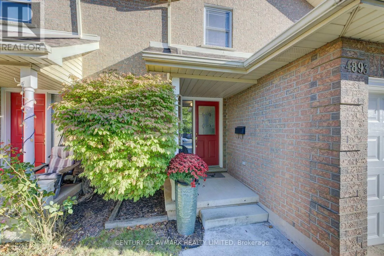 4893 NORTHGATE CRESCENT