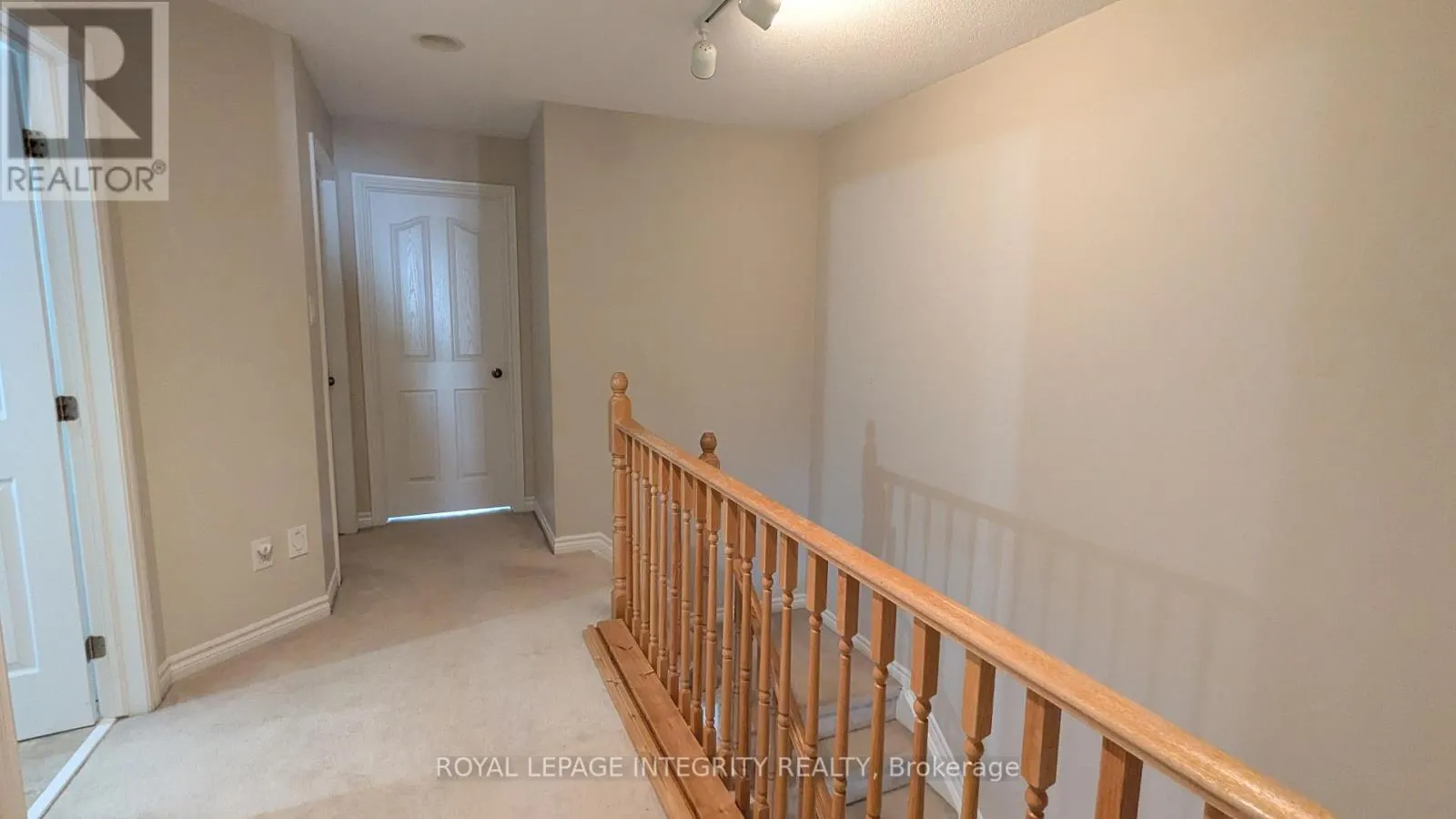 215 BADGELEY AVENUE