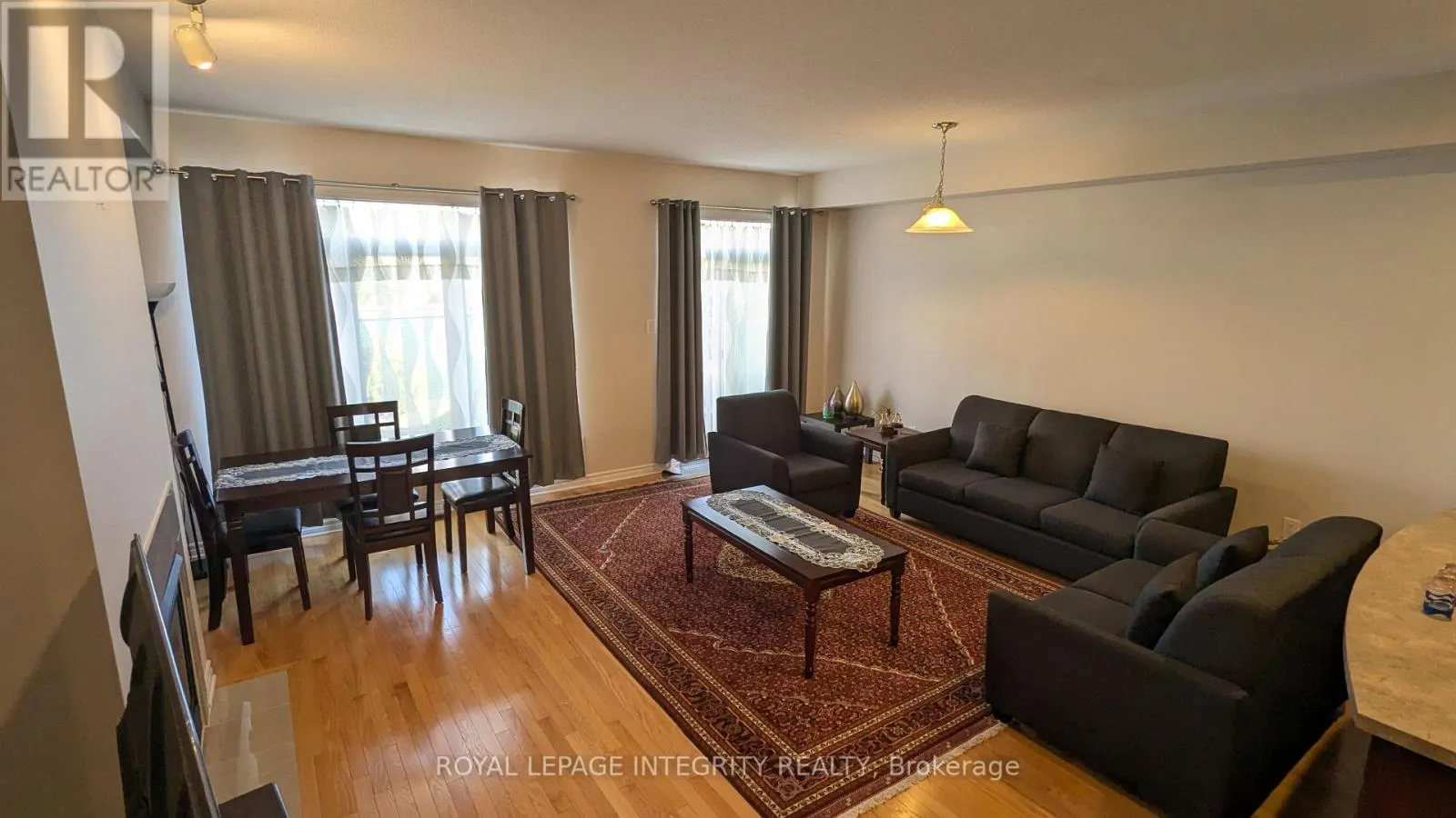 215 BADGELEY AVENUE