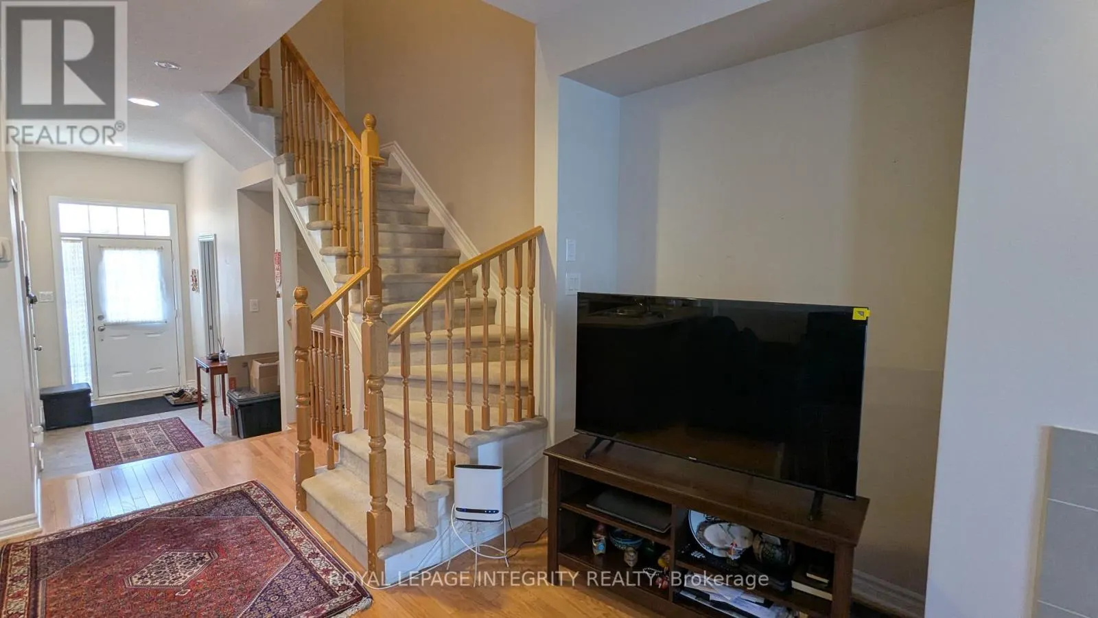 215 BADGELEY AVENUE