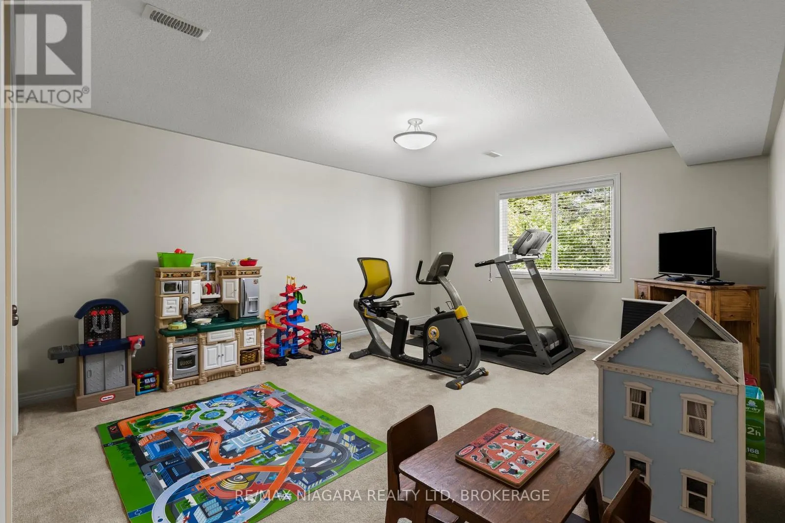 194 HILLSDALE ROAD