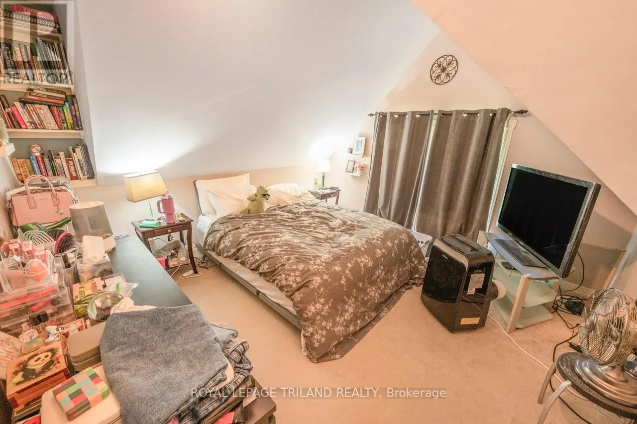 1 & 2 - 737 WILLIAM STREET N, #1 & 2