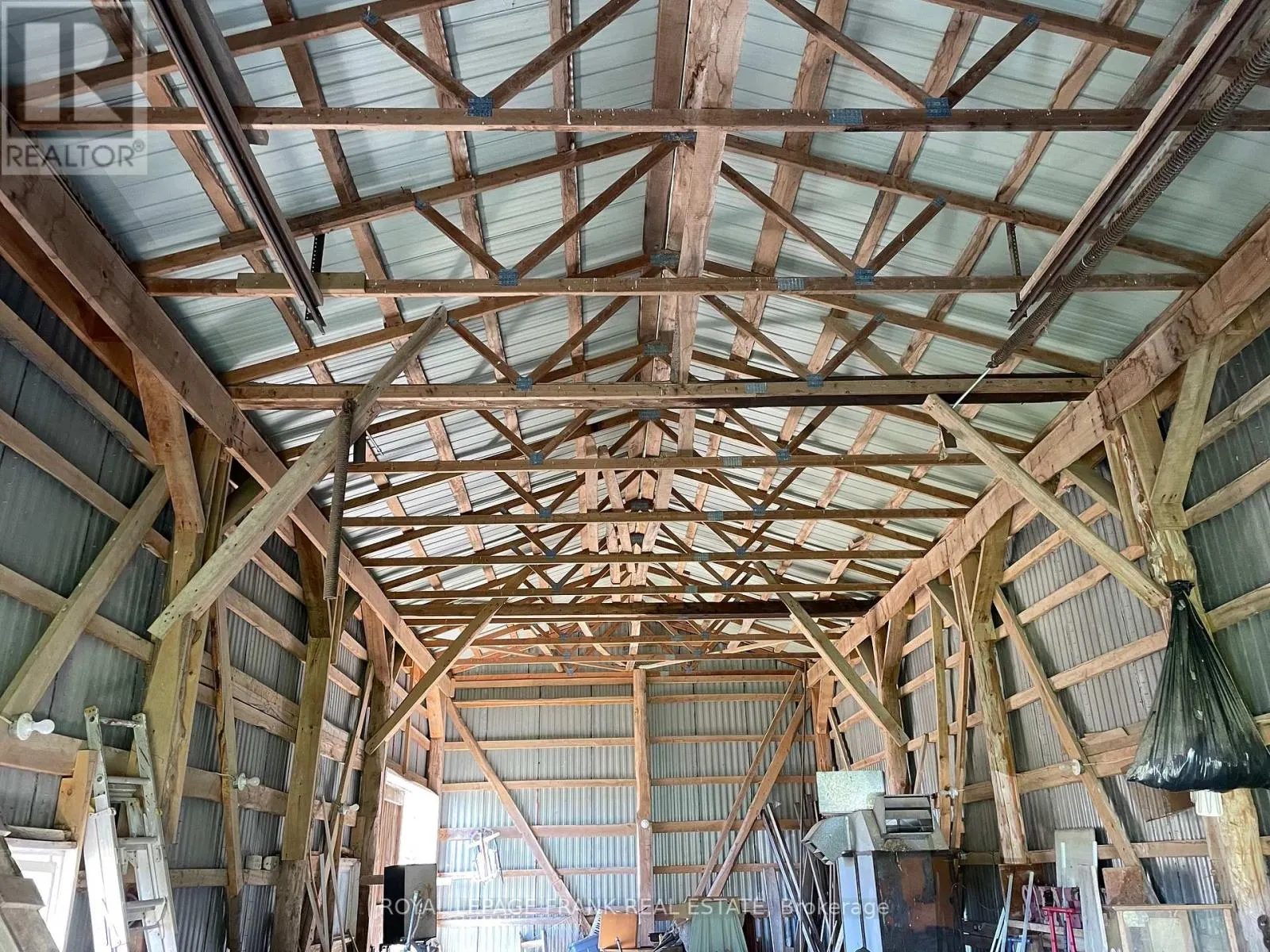 3445 LAKESIDE ROAD