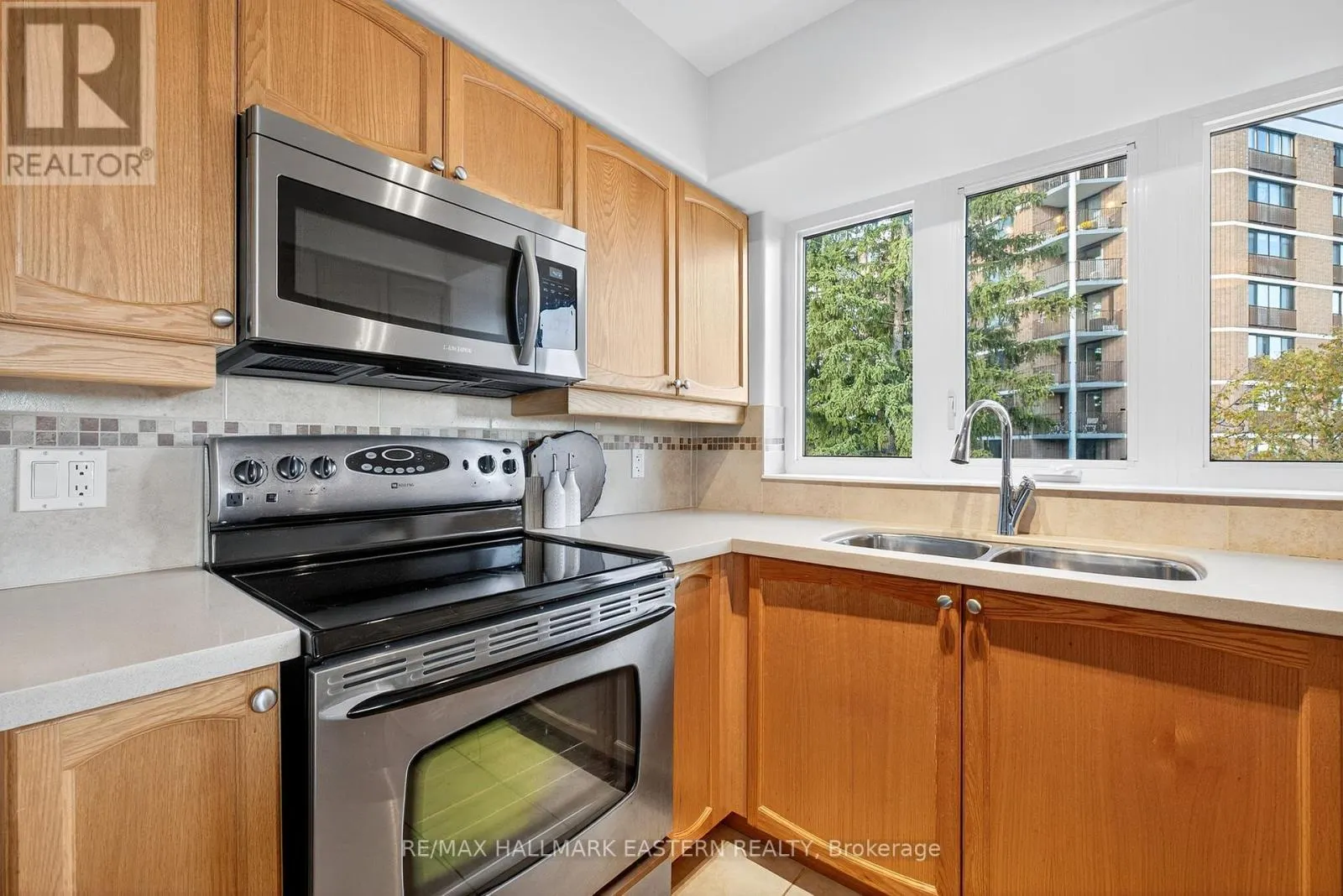 PH06 - 869 CLONSILLA AVENUE, #PH06