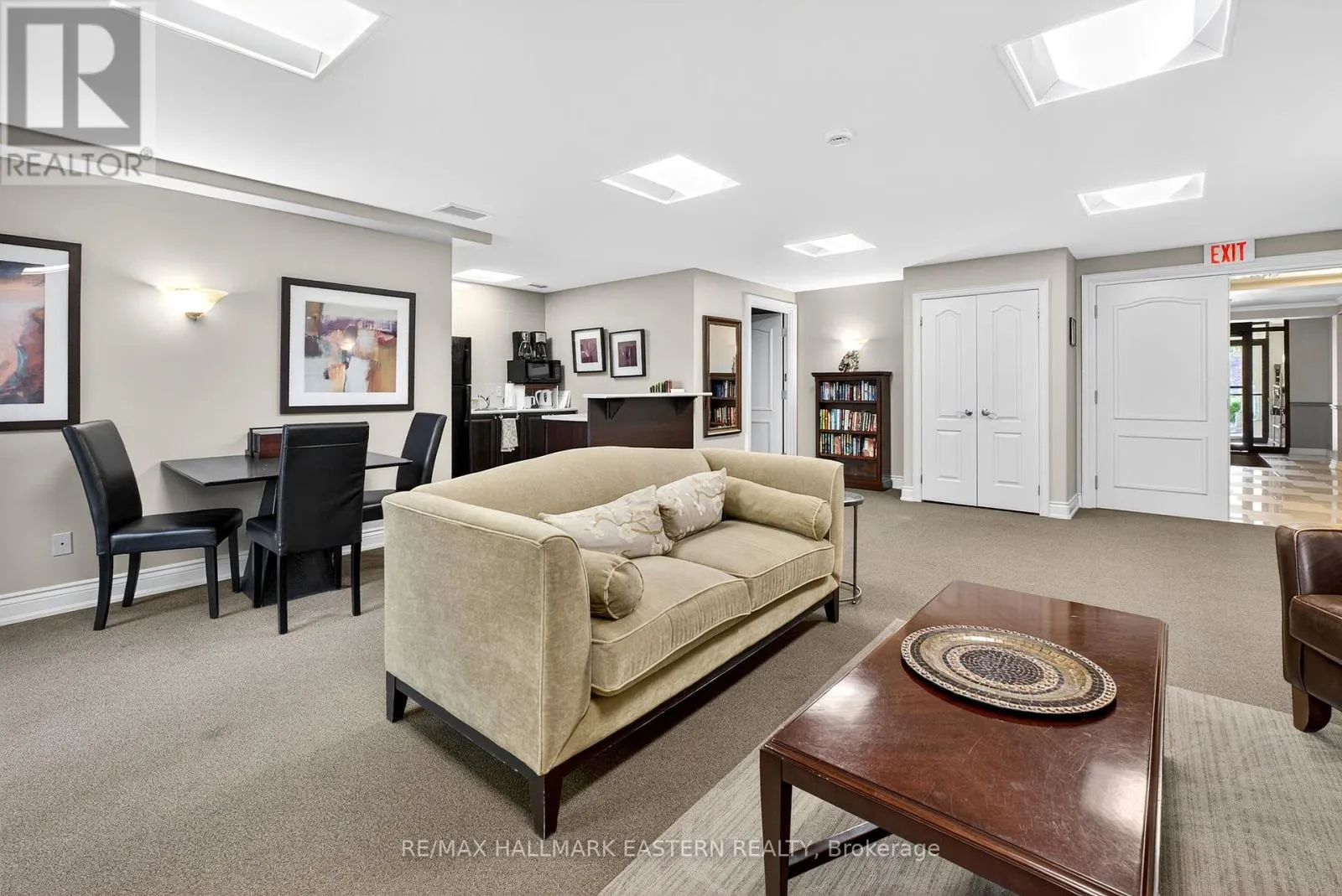 PH06 - 869 CLONSILLA AVENUE, #PH06