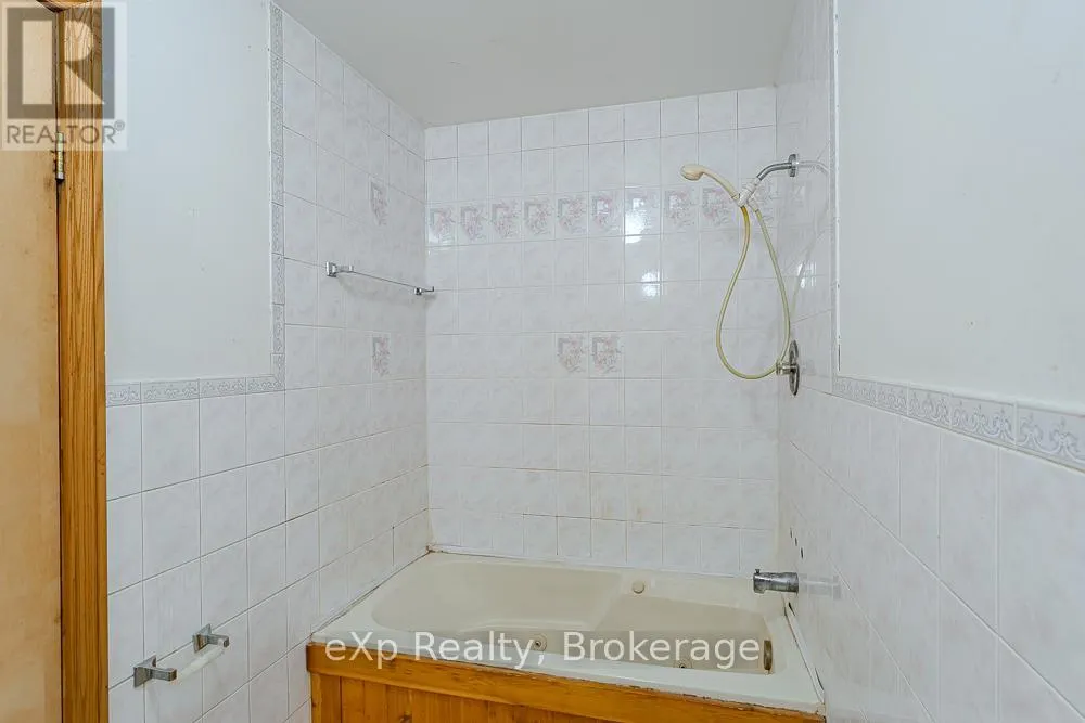 51 PARKSIDE AVENUE