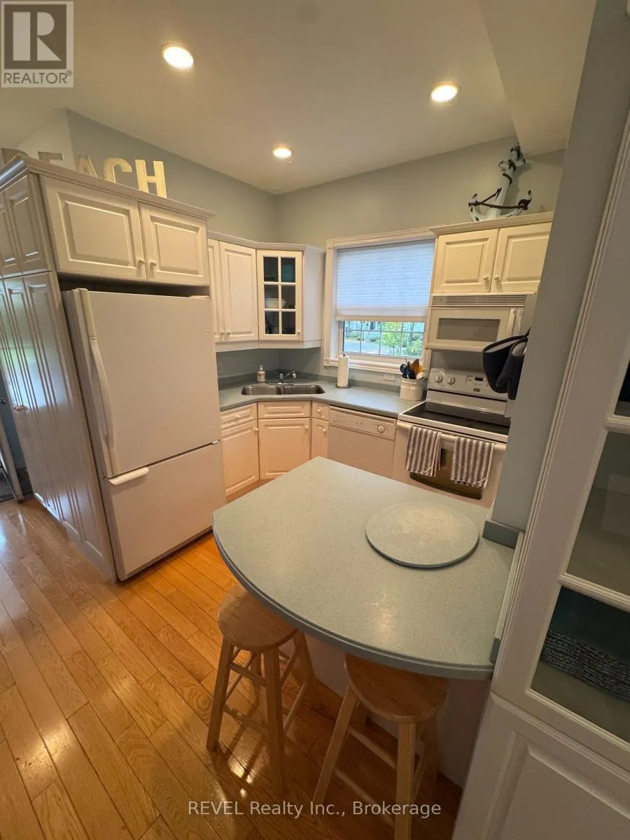 37 NEWPORT BEACH BOULEVARD