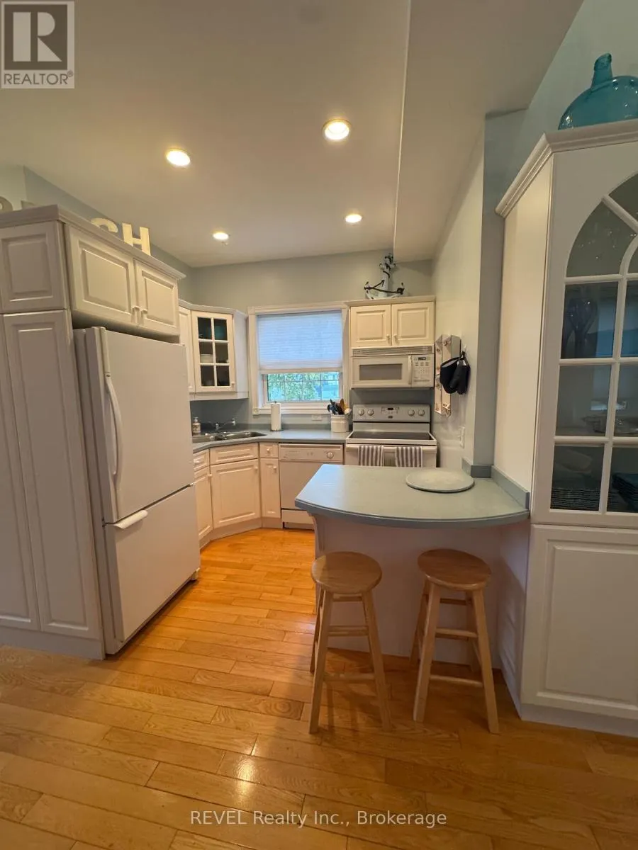 37 NEWPORT BEACH BOULEVARD